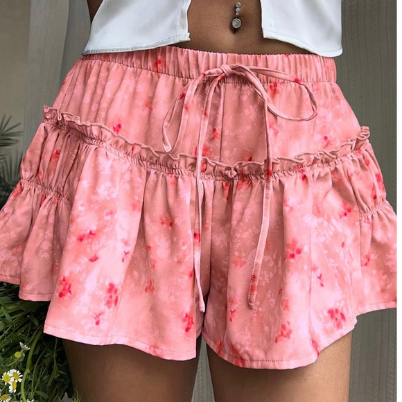 Boho Floral Print Ruffle Detail Stretchy Waist Shorts - Picture 2 of 10